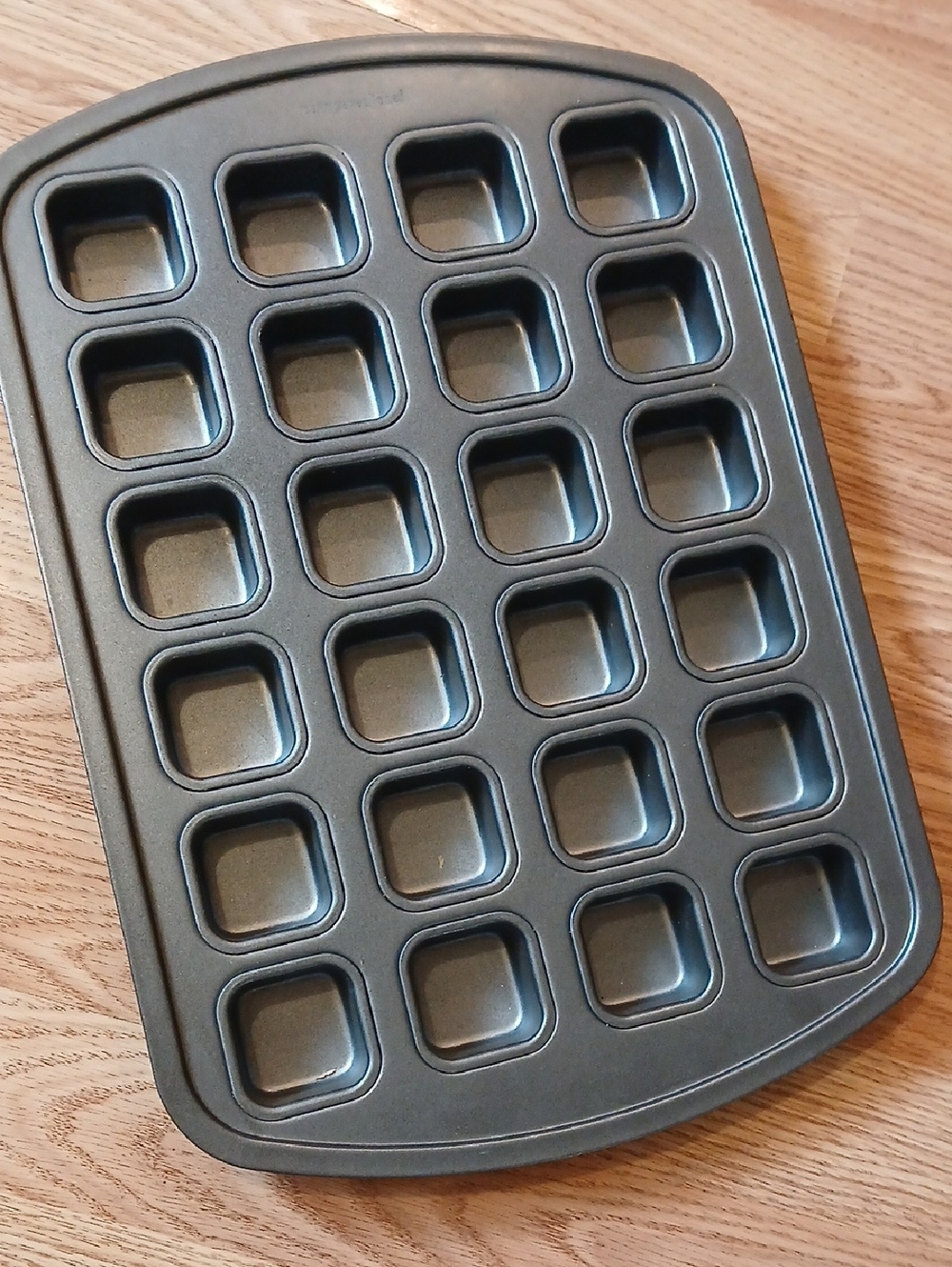 Pampered Chef Brownie Bite Pan 100177 Mini Square 24 Cup Nonstick Bakeware